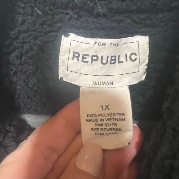 For the Republic Black Sherpa Fleece Vest Gold Zippers Sz 1x - Picture 3 of 8